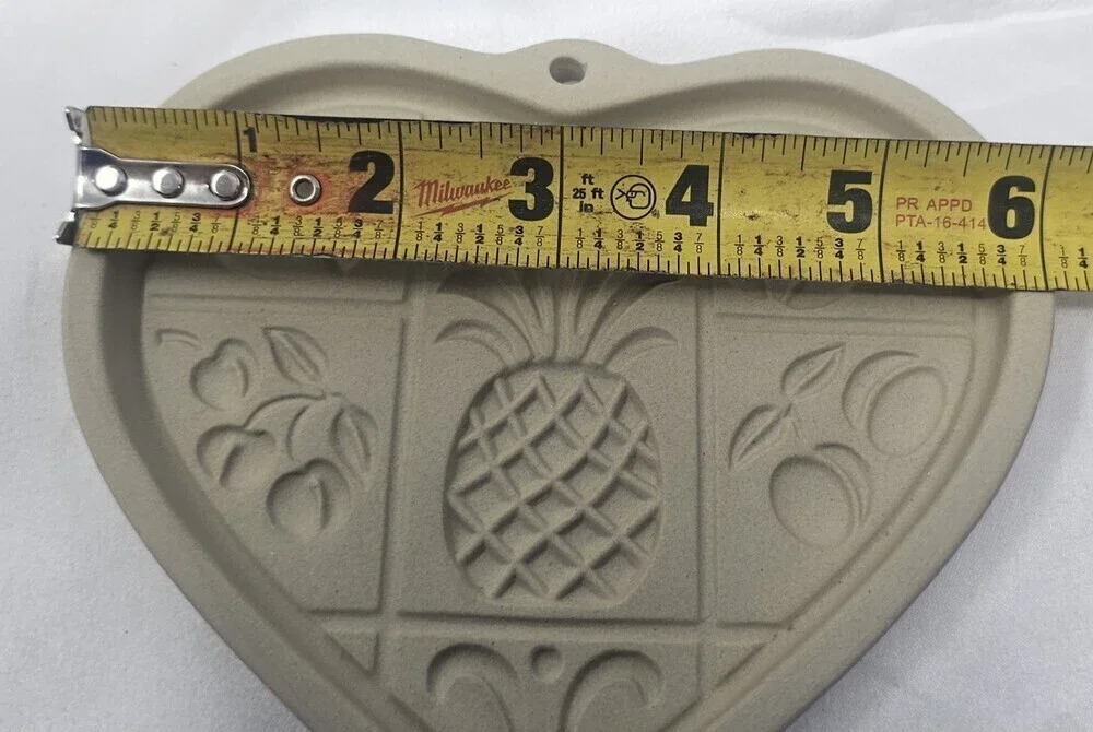 The Pampered Chef Vtg 2001 Hospitality Heart Pineapple Stoneware Cookie Mold NIB